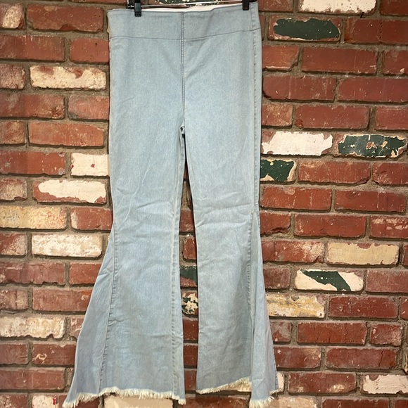 Show Me Your MuMu Berkley Bells pull on Jeans size XXL New - Picture 3 of 8